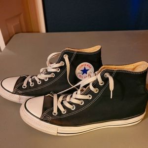 Black All-Star Converse (M 9, W 11)